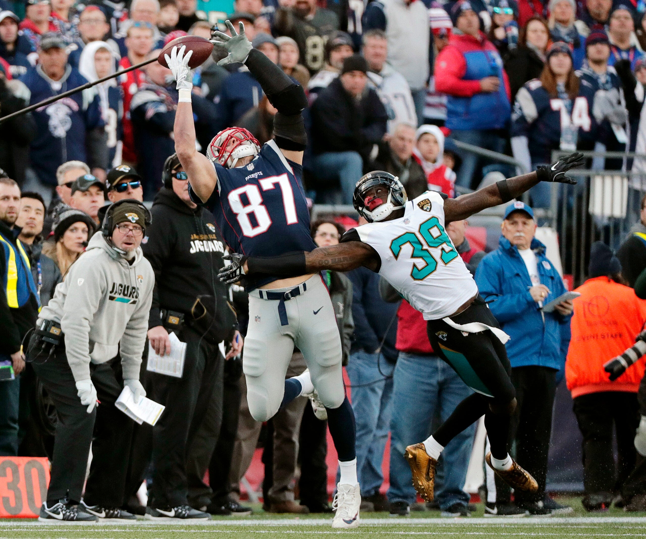 Jalen Ramsey says Gronk 'hasn't played a corner like me before'