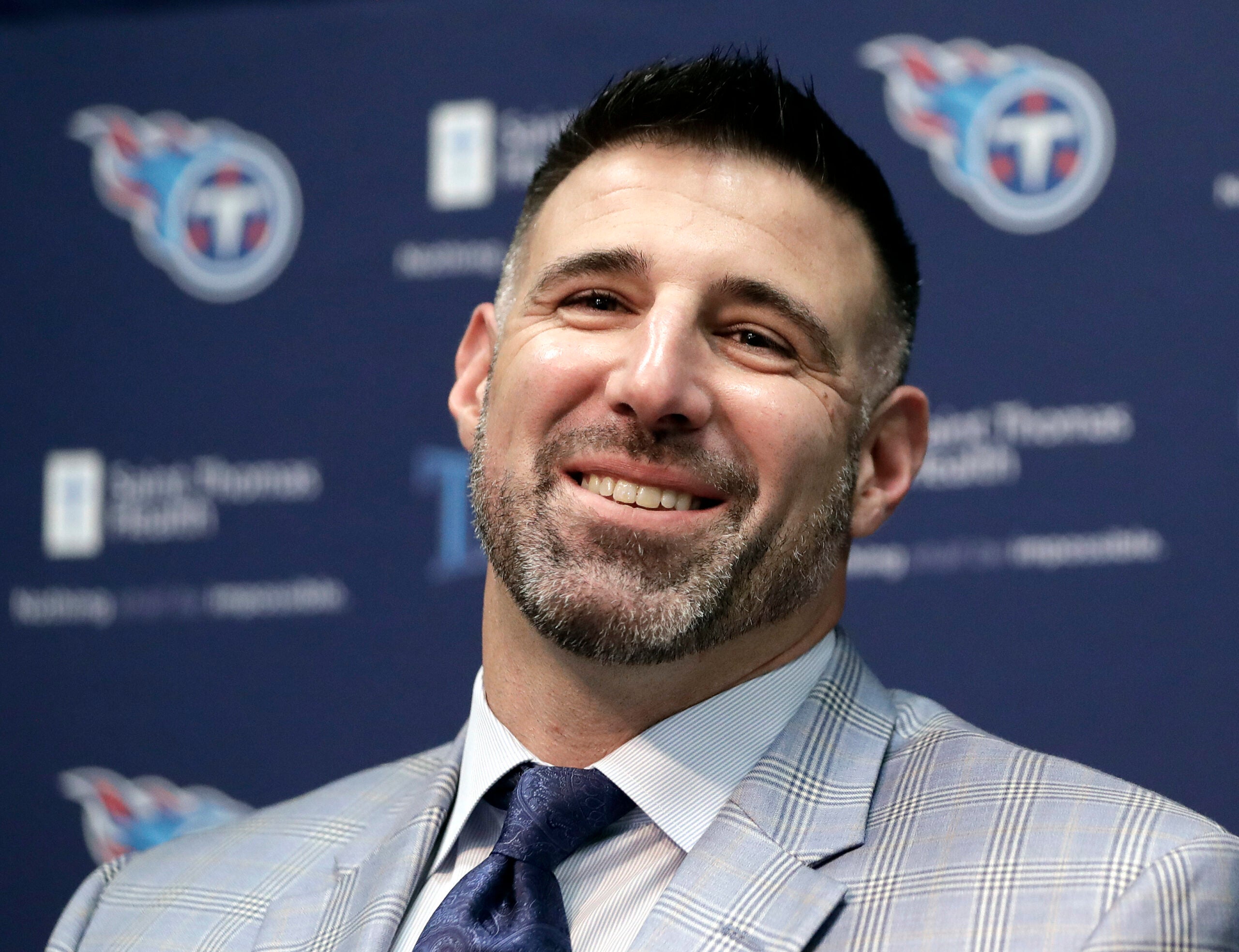 Titans coach Mike Vrabel storms out of press conference when asked