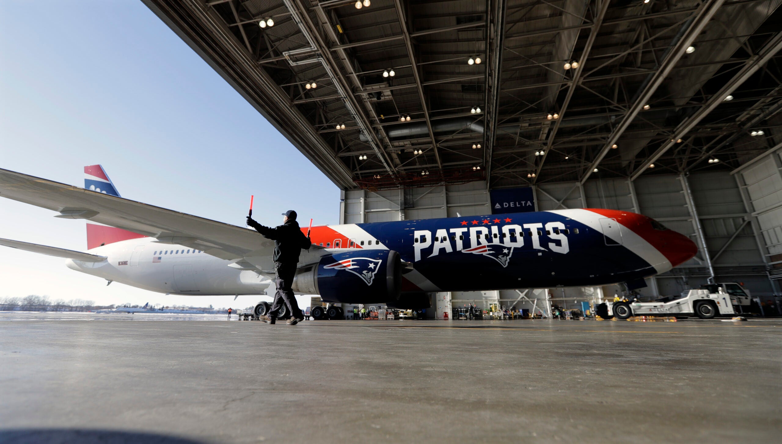 Patriots plane arrives in Providence