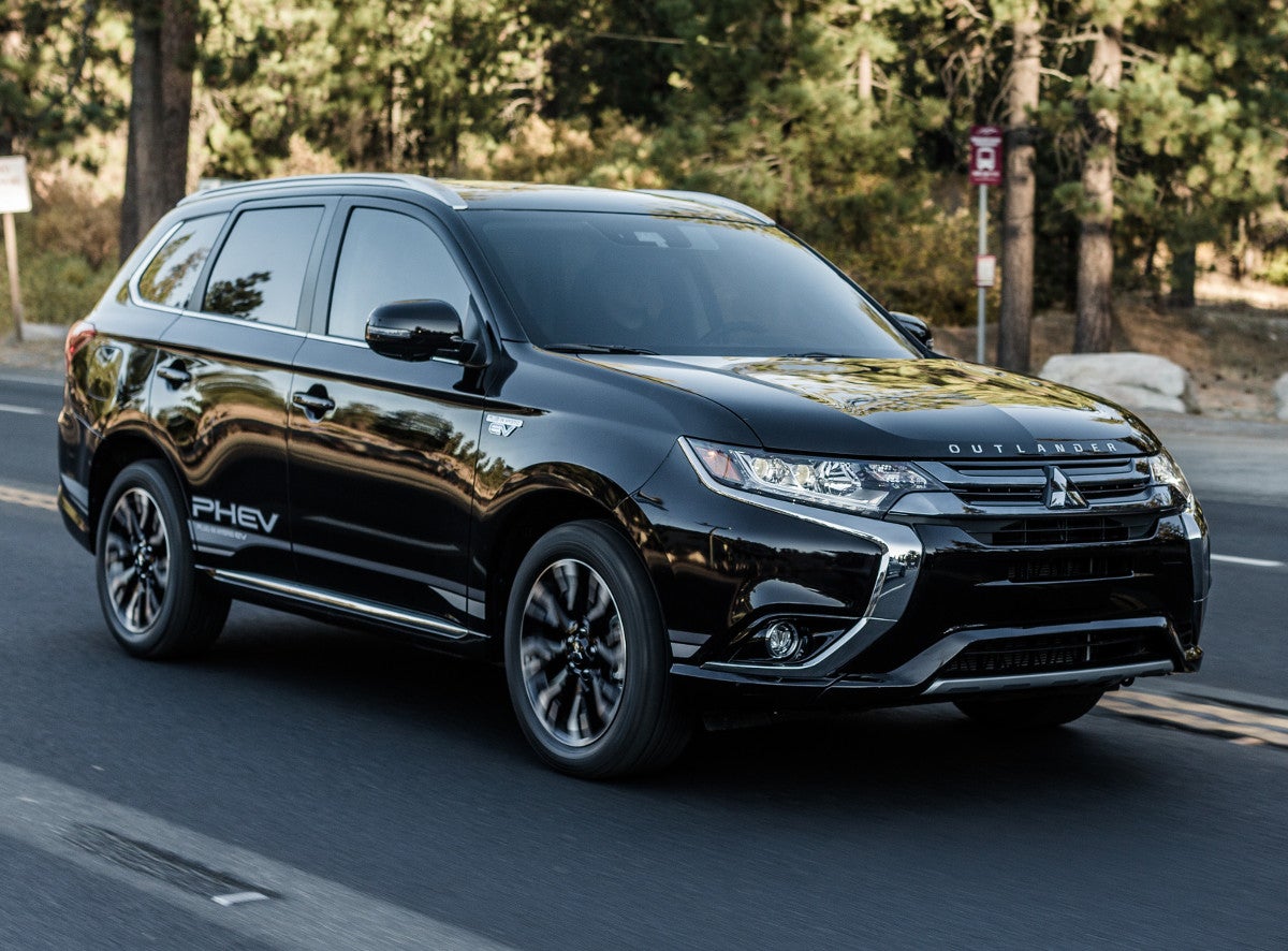 2018 Mitsubishi Outlander PHEV - The Affordable Plug-in Hybrid SUV You've  Been Waiting For