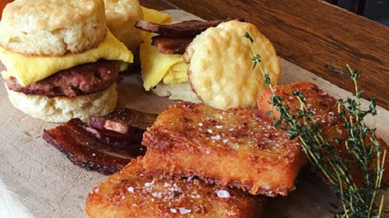 takeout-breakfast-sweet-cheeks