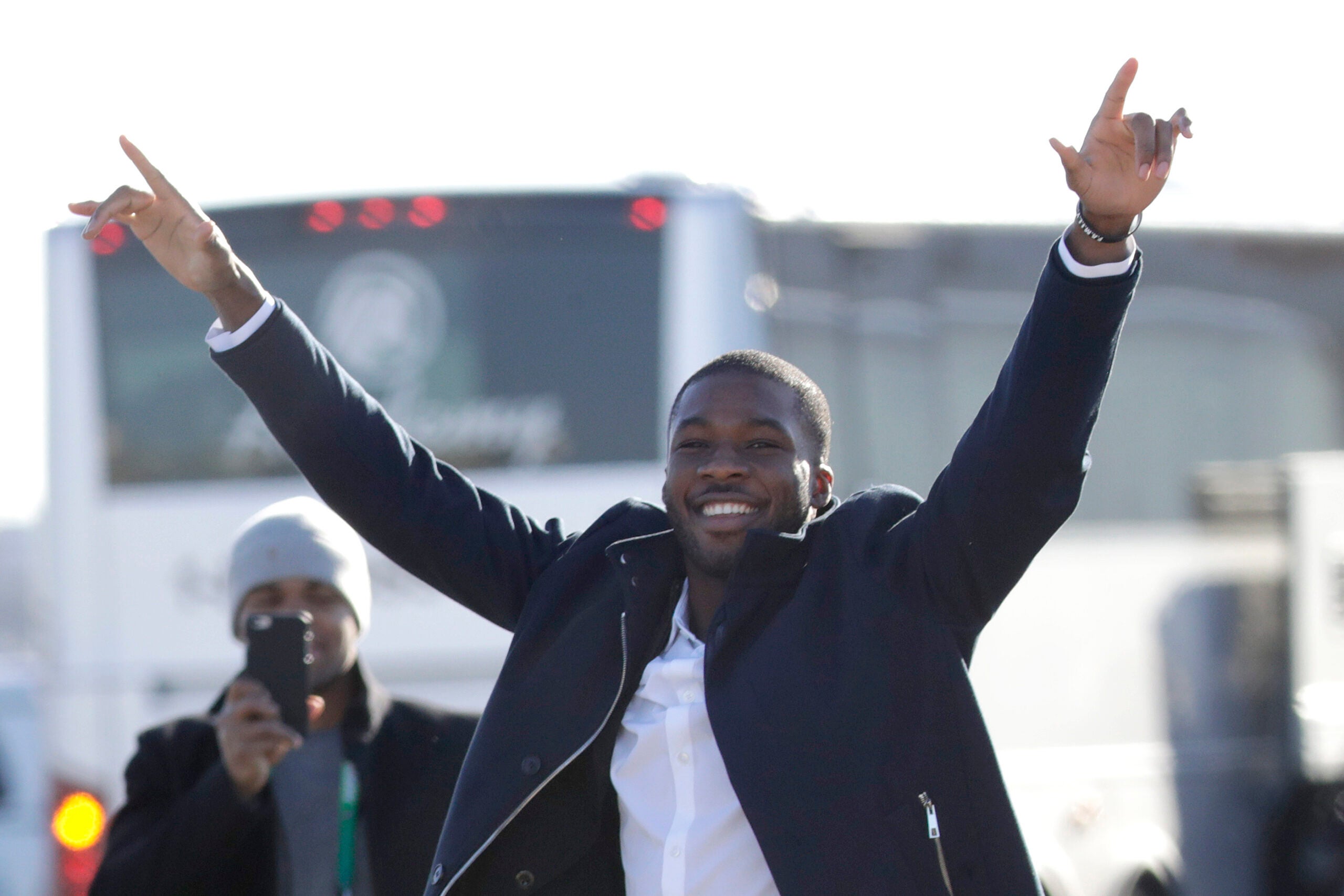 Eagles' Super Bowl parade: Philly fans revel in long-awaited celebration