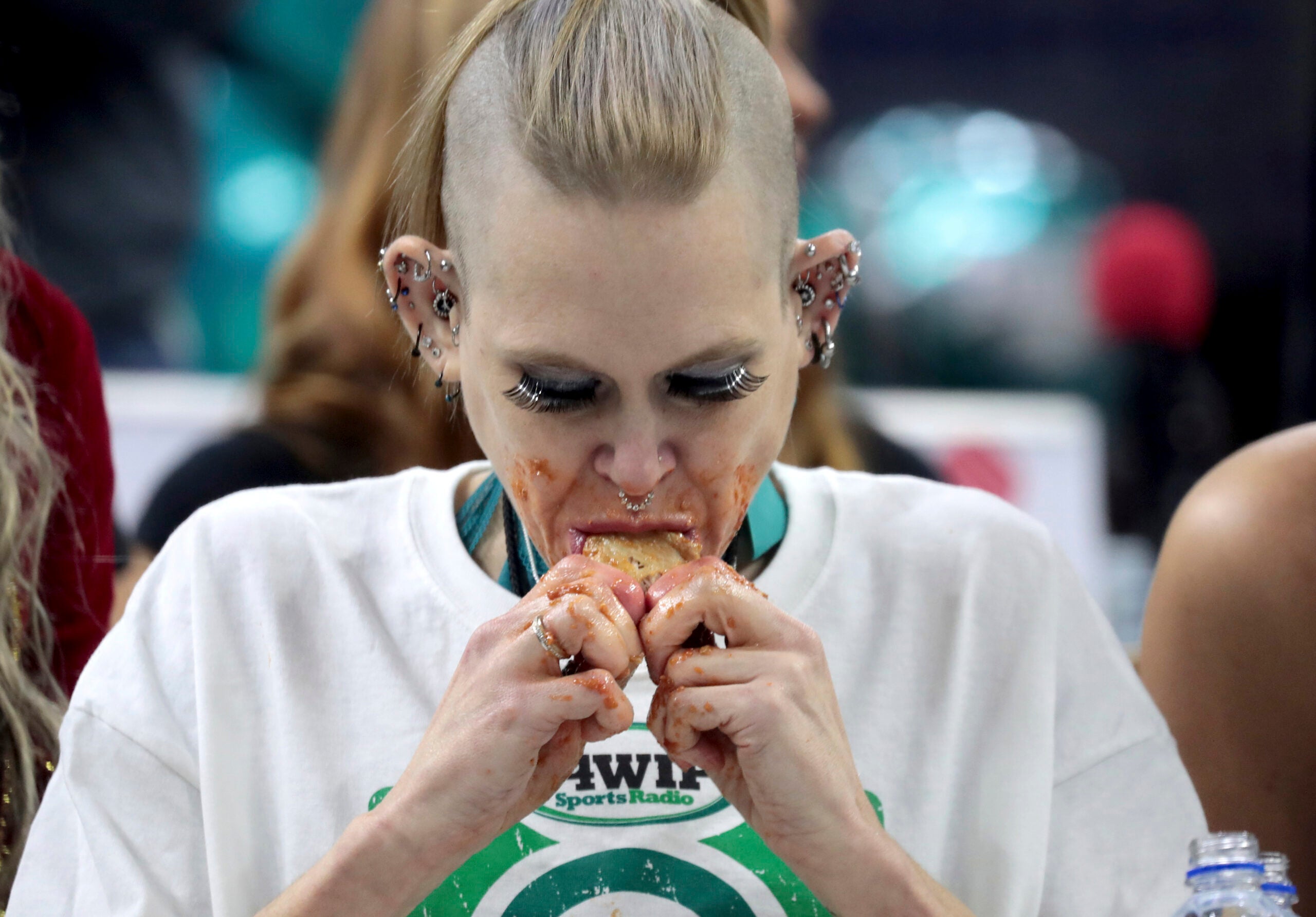 Molly Schuyler downs record 501 wings to win Wing Bowl