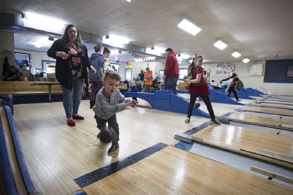 Man rolls out mobile bowling alley – WSB-TV Channel 2 - Atlanta