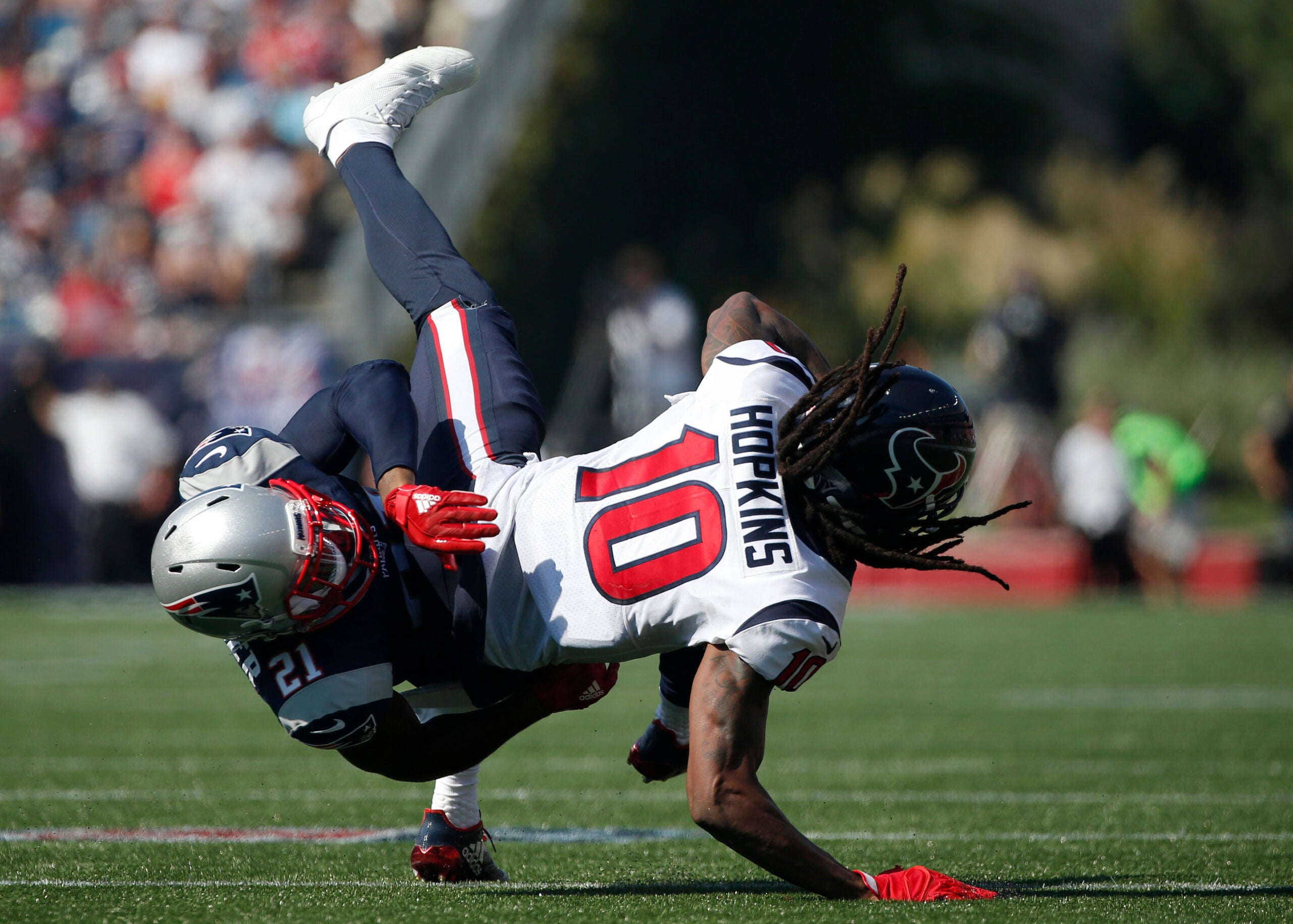 Malcolm Butler, Dion Lewis leaving New England for Titans, report says