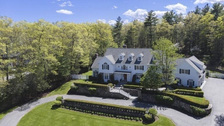 18-Meadowbrook-Rd-Weston