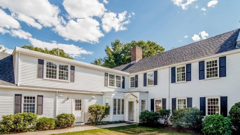 66-Fairgreen-Place-Brookline