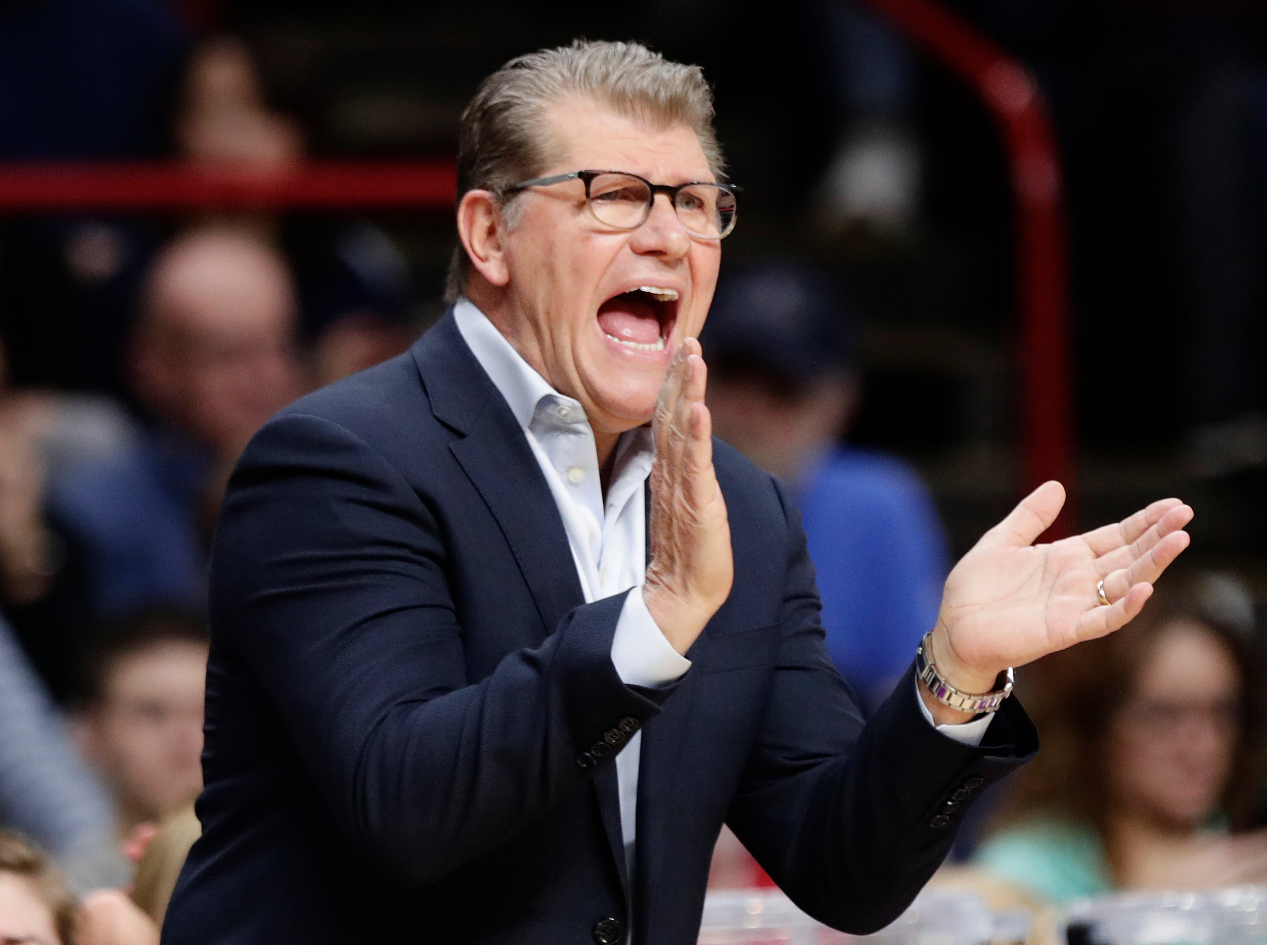 Geno Auriemma to miss 2nd consecutive game due to illness