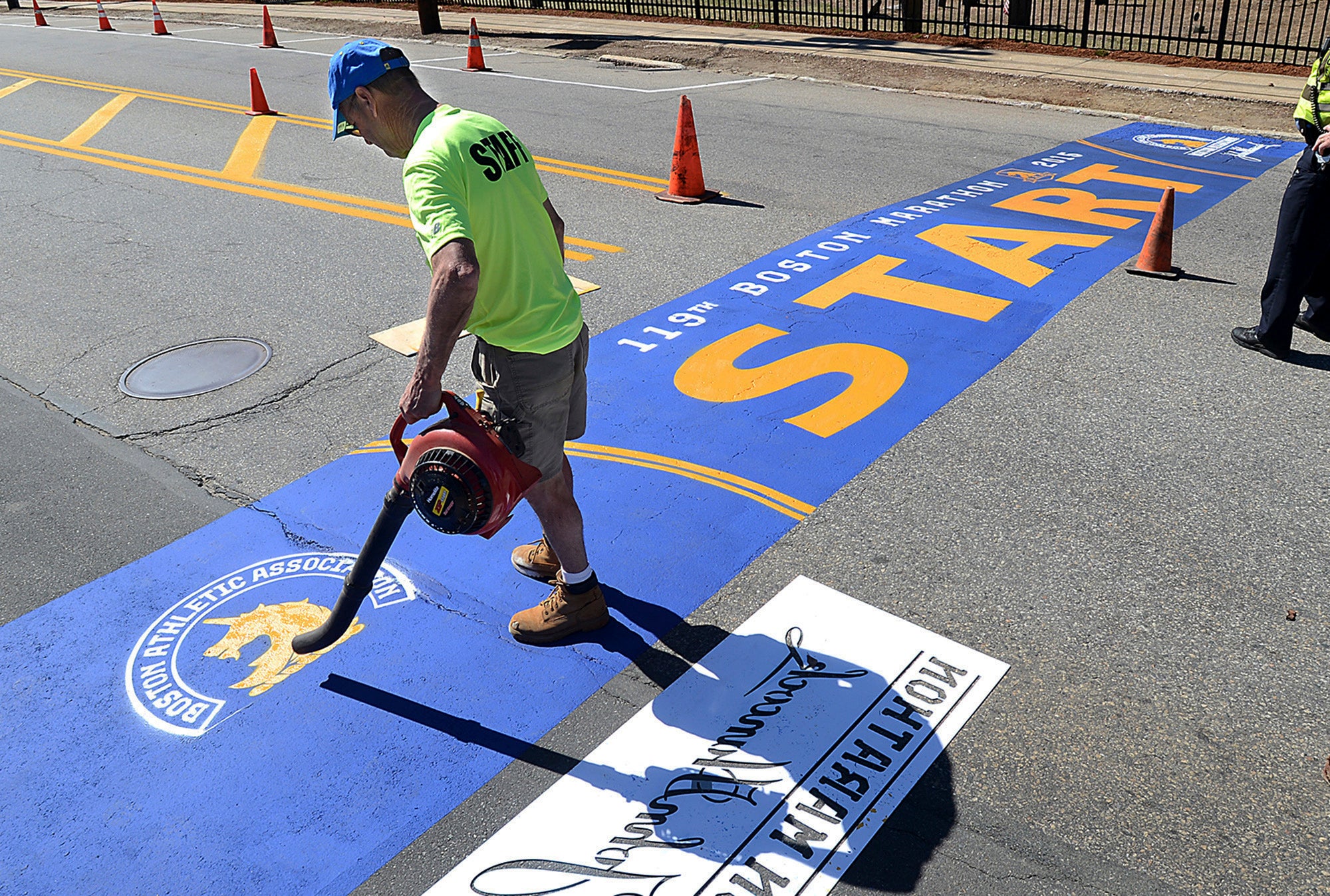 boston-marathon-starting-line-painter-retires-after-37-years