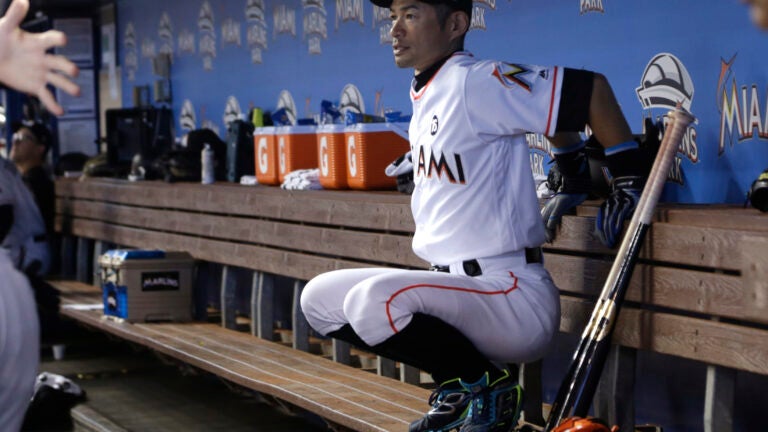 Mariners bring back 44-year-old Ichiro Suzuki