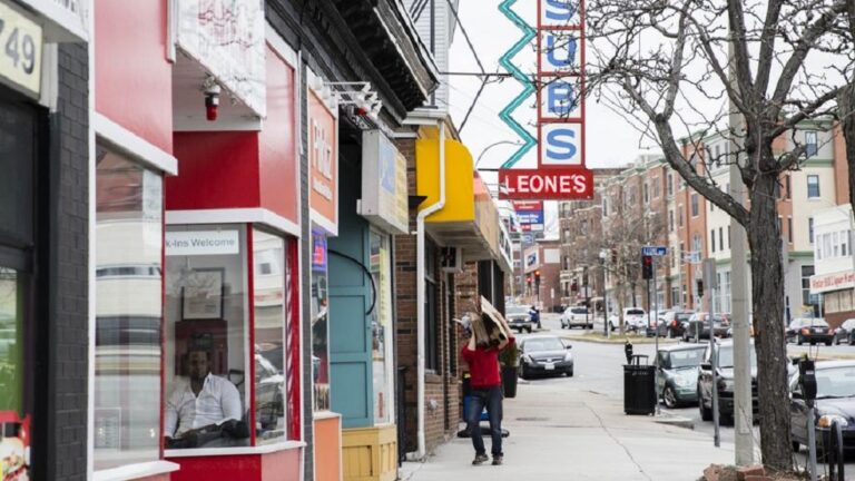 Winter-Hill-Broadway-Shops