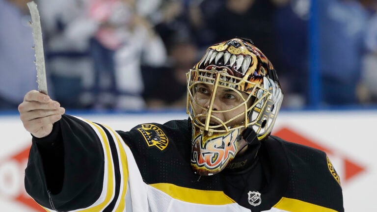 Pens goalie shows the Steelers some love