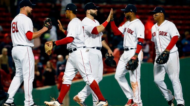 Red Sox rebound with win over Royals in KC