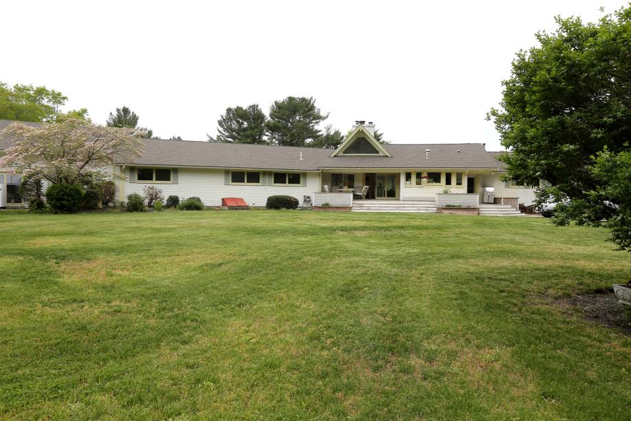 F. Lee Bailey's old home in Marshfield hits market for 899,900 Buying, Home of the Week