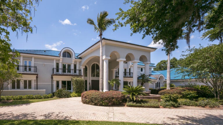 Shaquille-ONeal-Florida-Mansion-Exterior