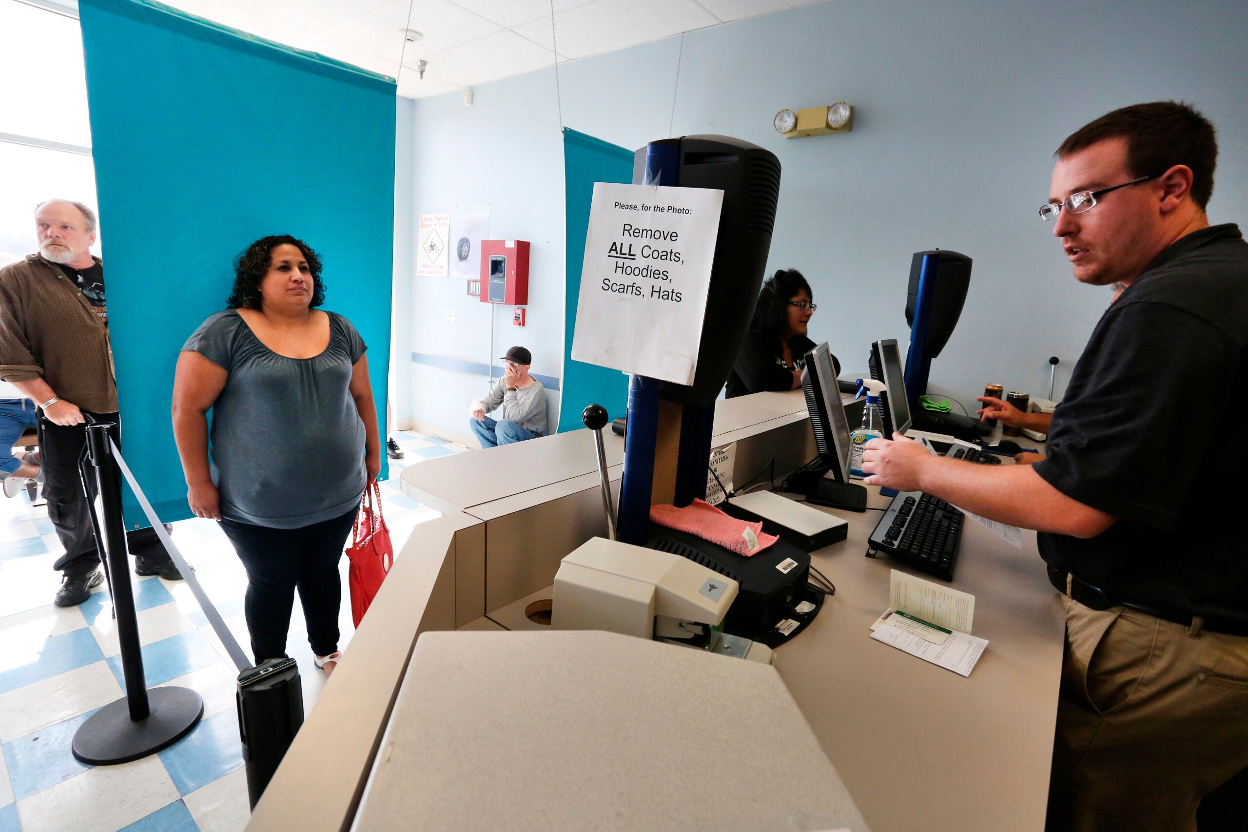 Driver's license services resume at Rhode Island DMV