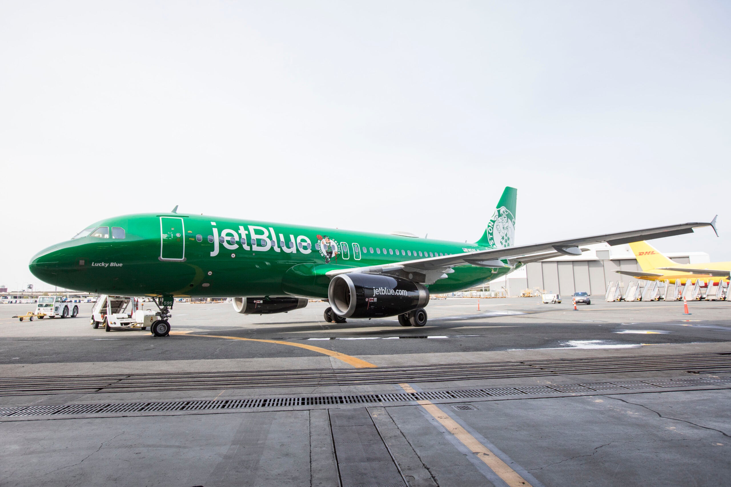 Celtics and JetBlue unveil teambranded plane