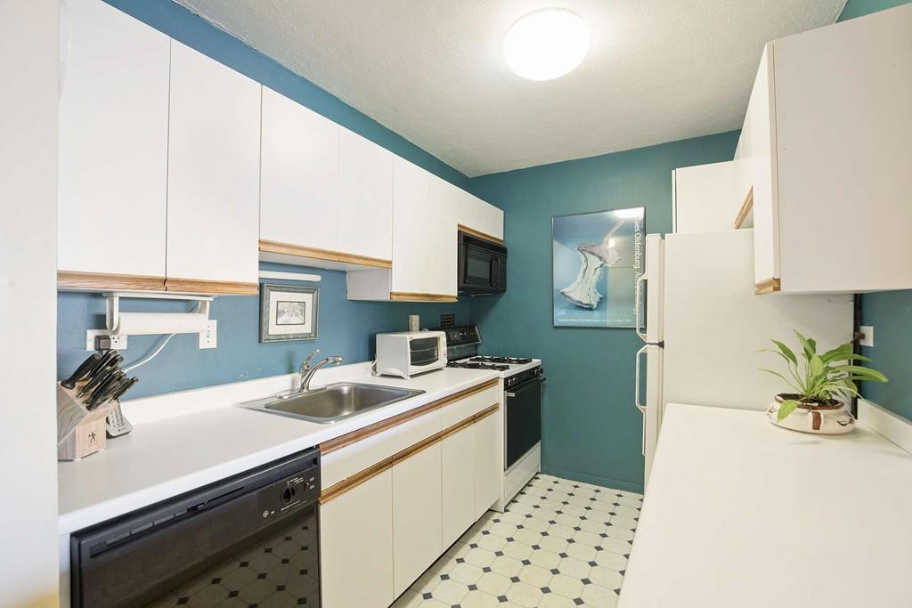 8-Whittier-Place-West-End