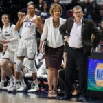 Geno Auriemma, Chris Dailey