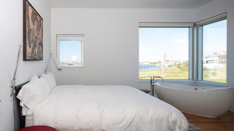 Master-Bedroom-Hamptons-Home