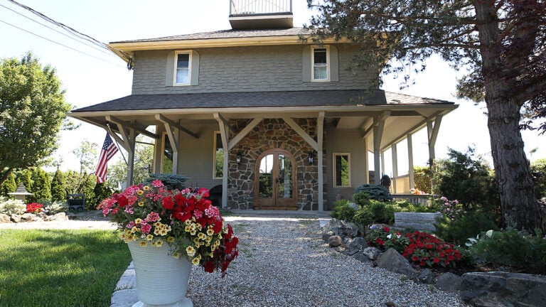 2-Roundys-Hill-Marblehead-Exterior