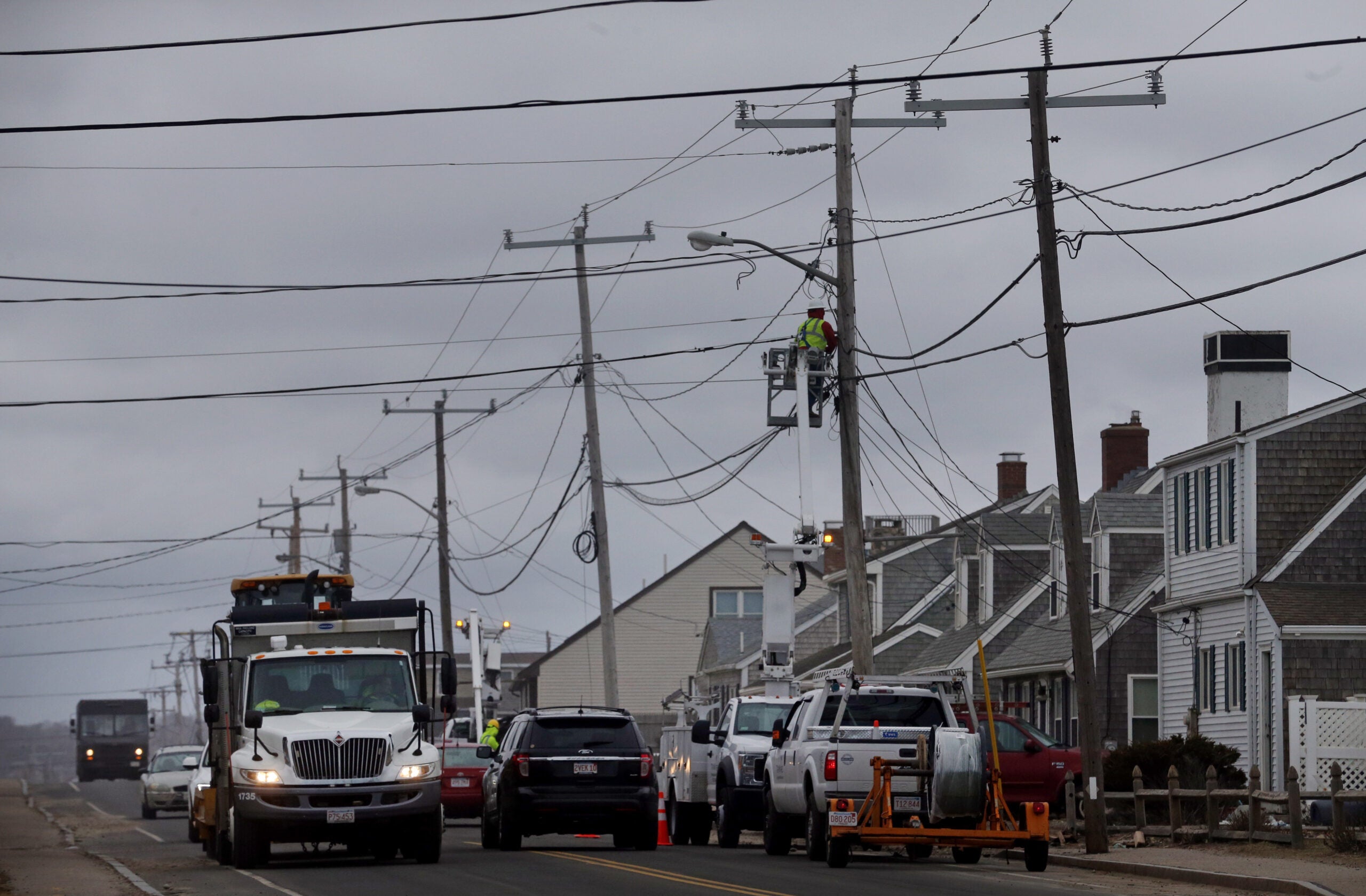 working-downed-lines