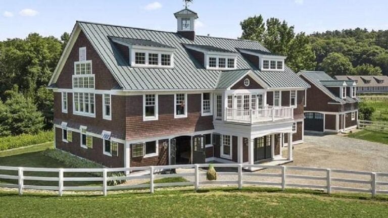 1-Hunt-Drive-Dover-Barn