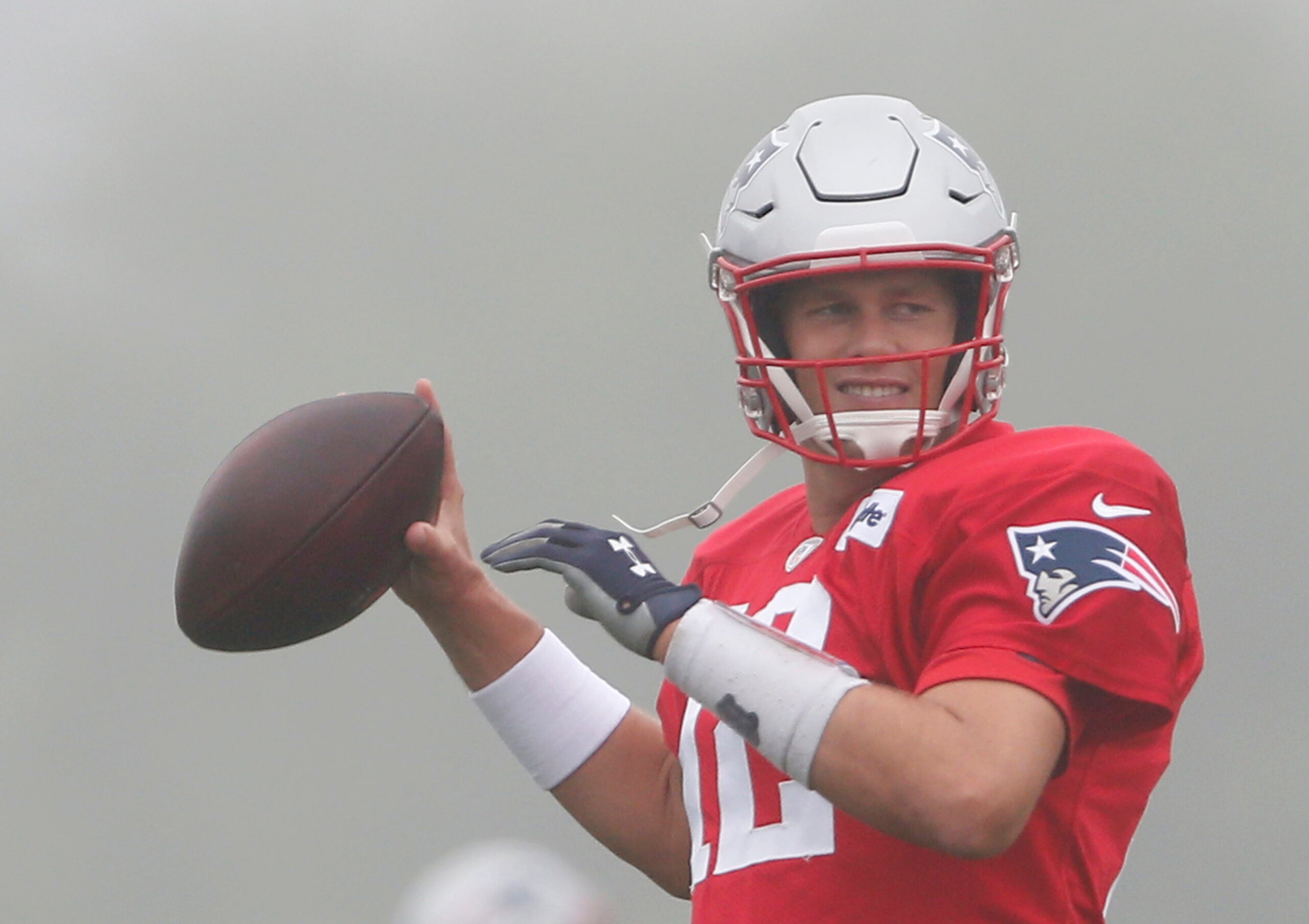 The REAL REASON Helmets in the NFL Have Those WEIRD Green Dots., Did you  ever wonder what that WEIRD Green Dots on the back of Tom Brady's helmet  was?