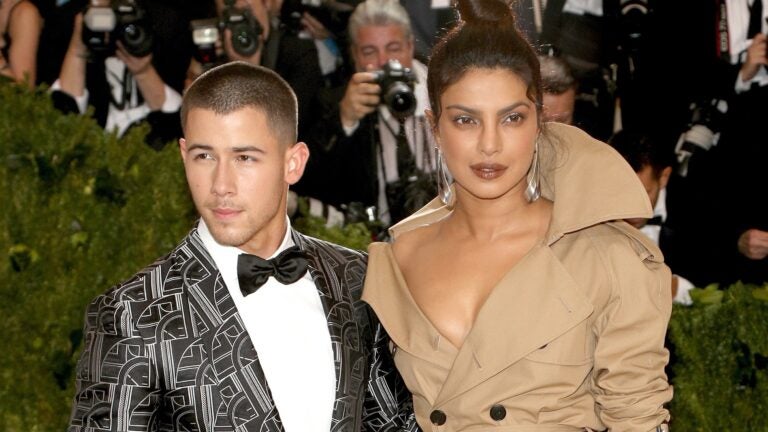 Here's how Nick Jonas picked up the perfect engagement ring for Priyanka  Chopra : Bollywood News - Bollywood Hungama