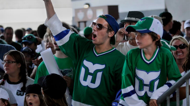 Hurricanes bring back Hartford Whalers jersey for 2018-19 —