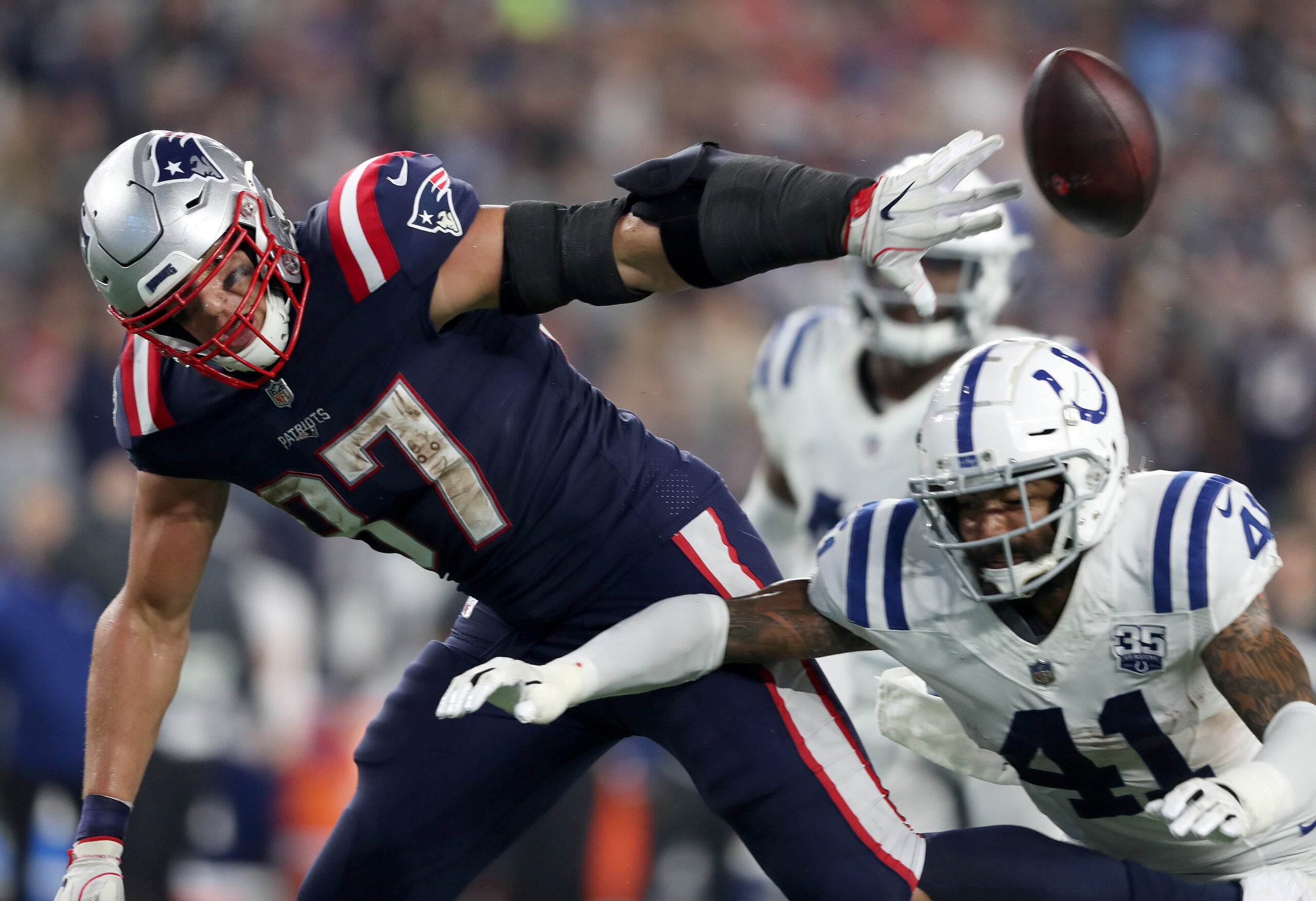 Pittsburgh Steelers planning on jamming New England Patriots TE Rob  Gronkowski : r/nfl