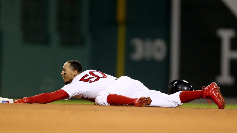 Mookie Betts steal wins taco