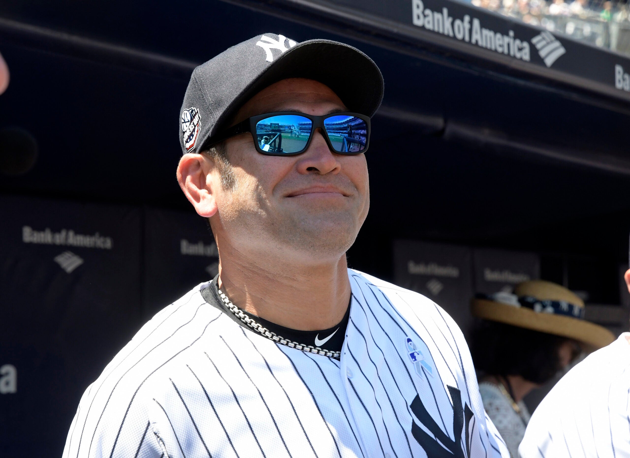 Johnny Damon isn't exactly playing hard to get with Yankees - Los