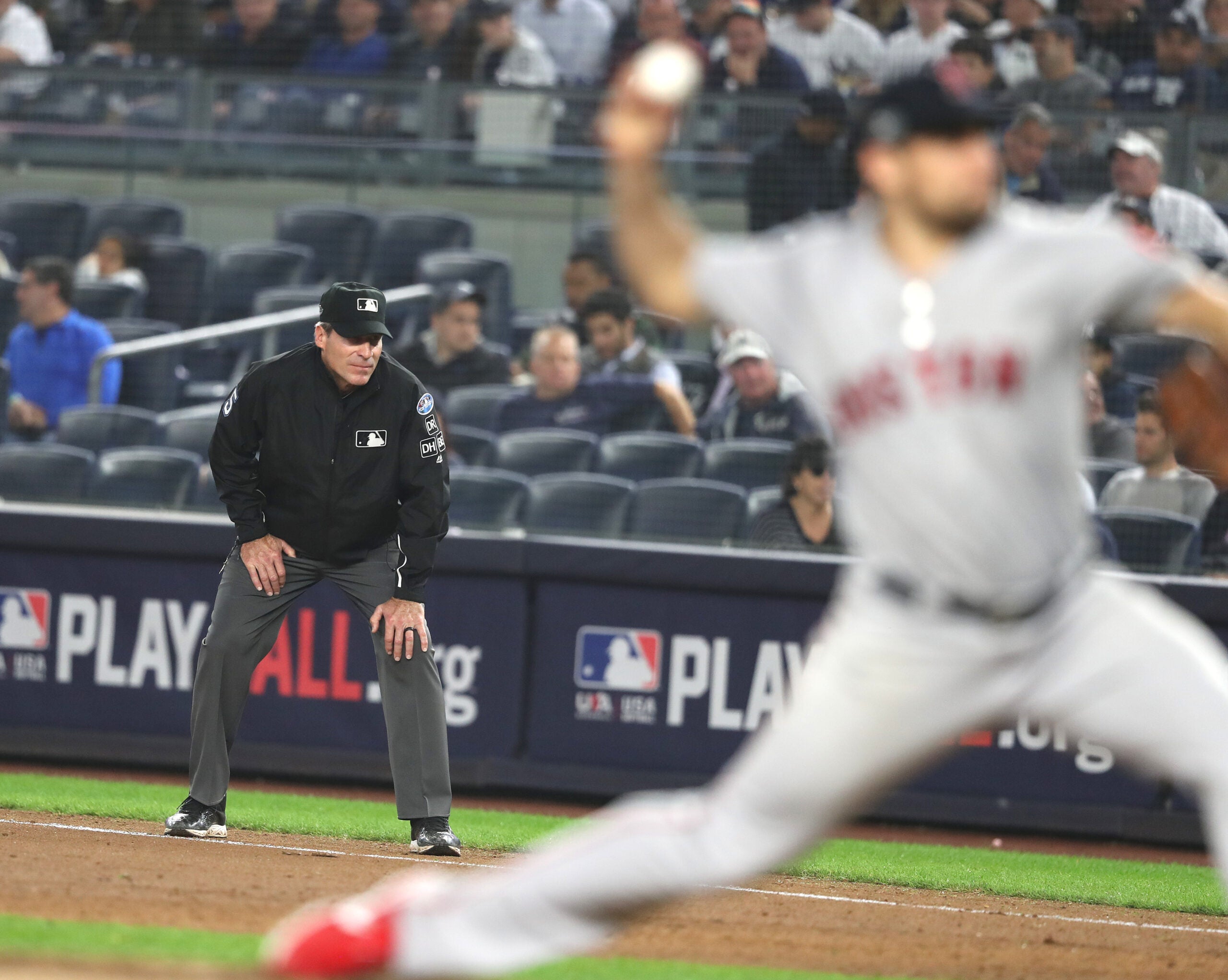 Hernandez reversed on 3 of 4 replays in Yanks-Red Sox Game 3