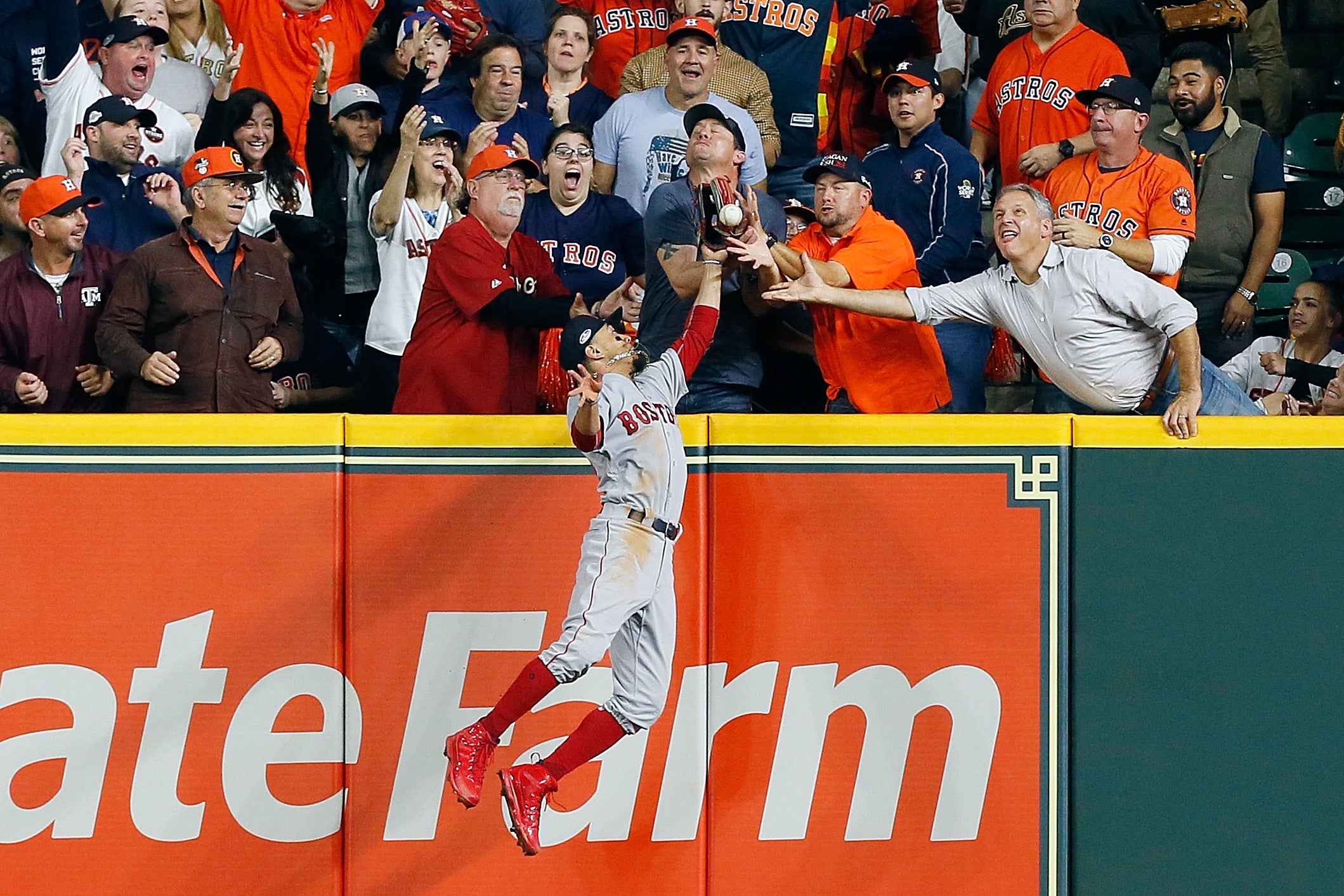 Fan interference wipes out possible homer for Altuve in ALCS