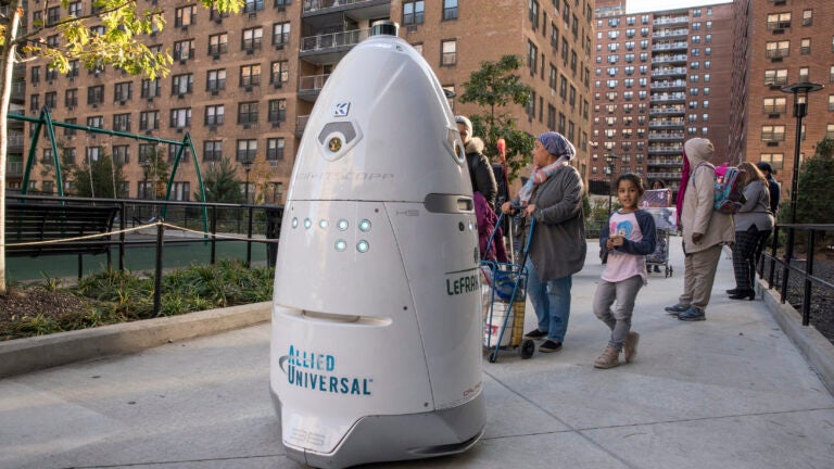 Security-Robot-LeFrak-City-Queens