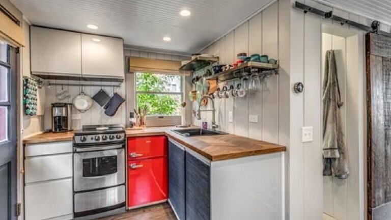 3-Danvin-Court-Rockport