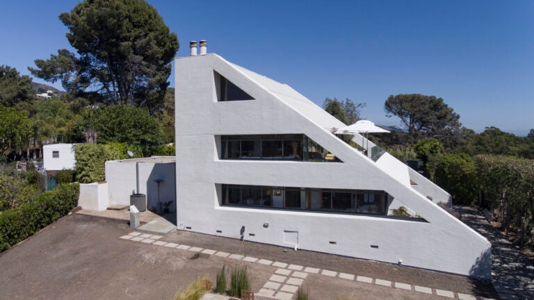 Star-Trek-Next-Generation-House