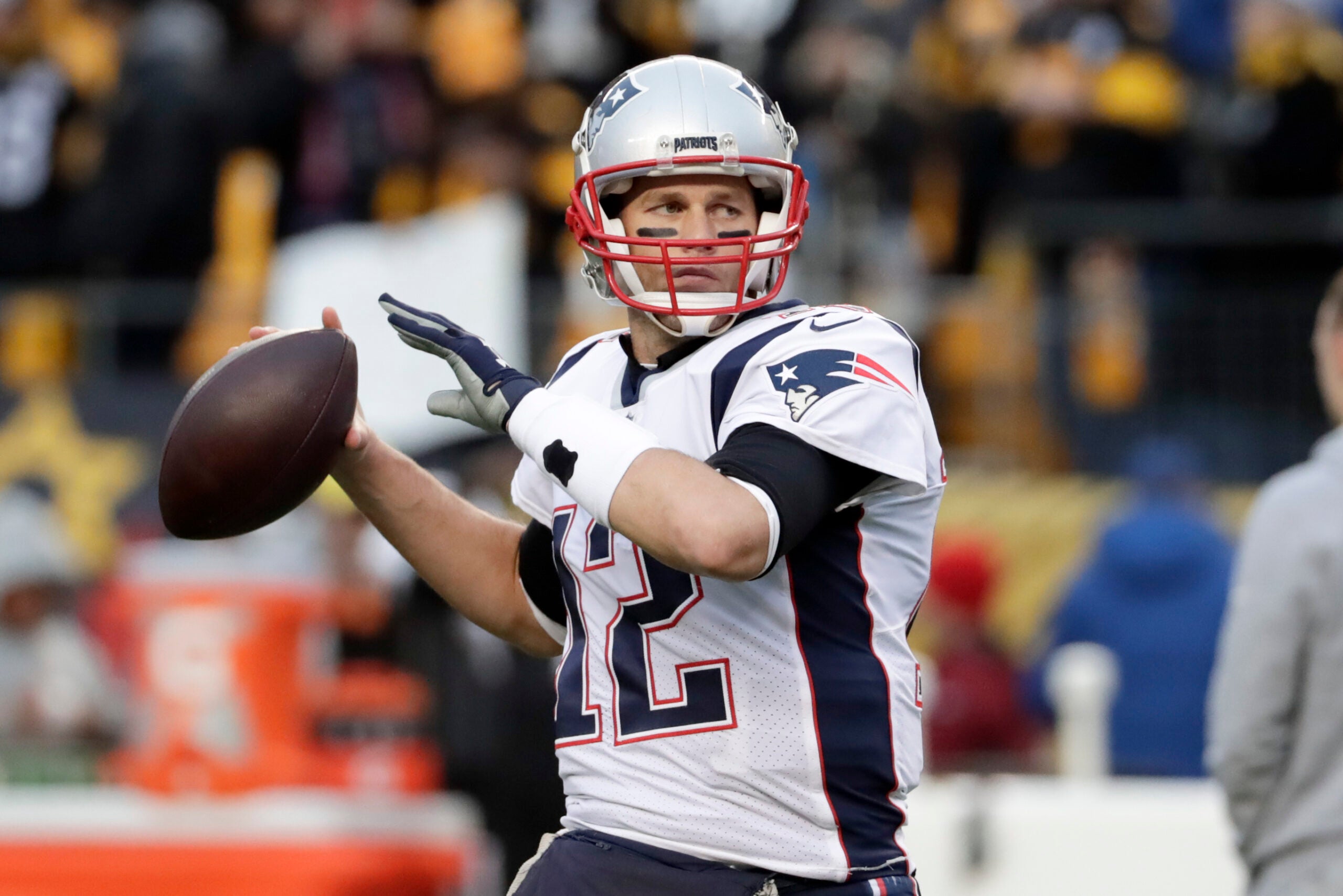 What Experts Are Predicting For Sunday's Patriots-Bills Game