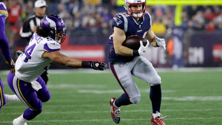 Vikings, Rex Burkhead returns to offense