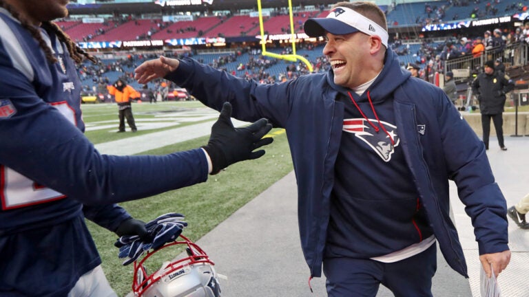 Josh McDaniels shows up for news conference, officially named Raiders coach