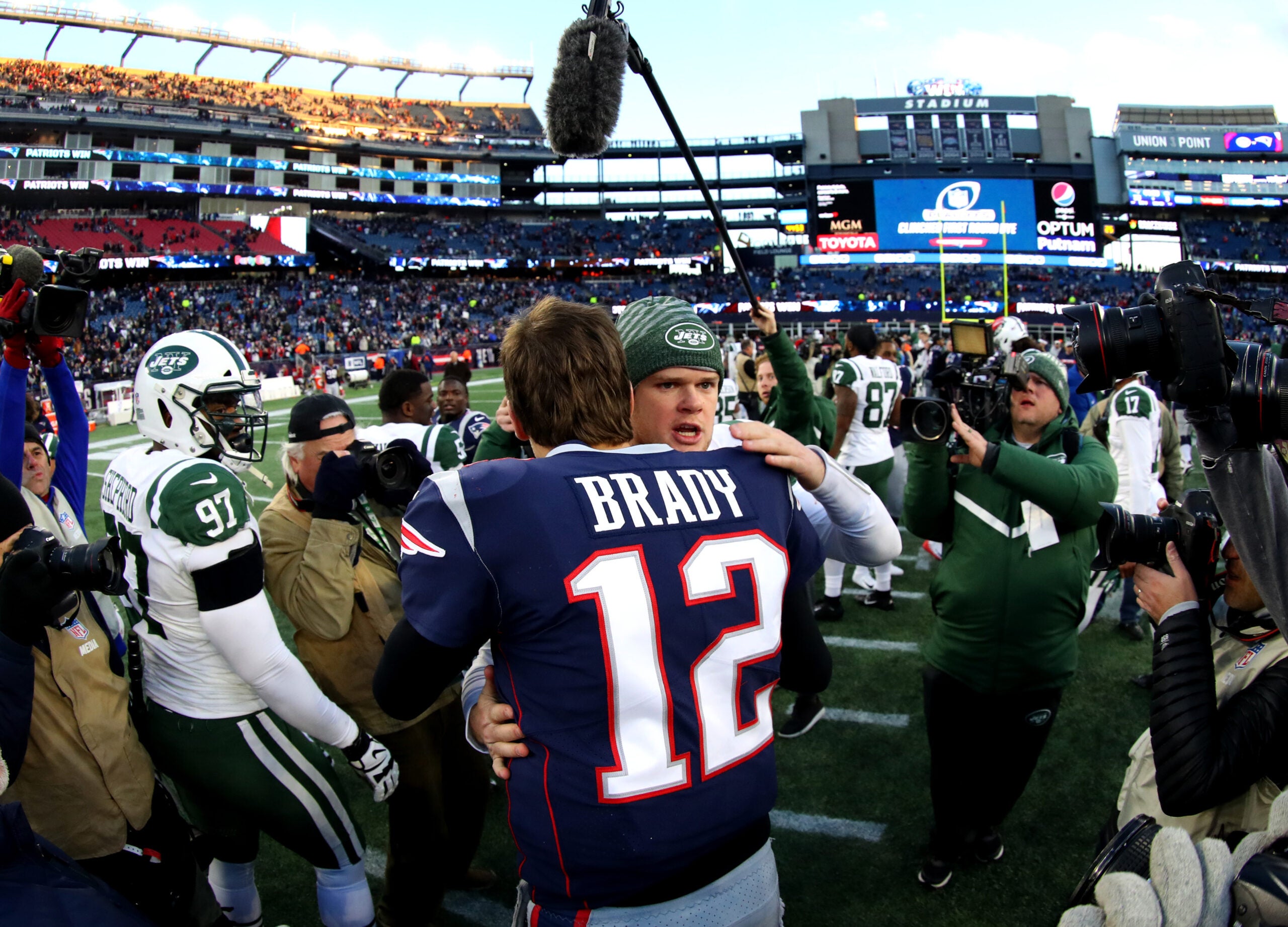 Final Score: New England Patriots defeat New York Jets, 38-3, in