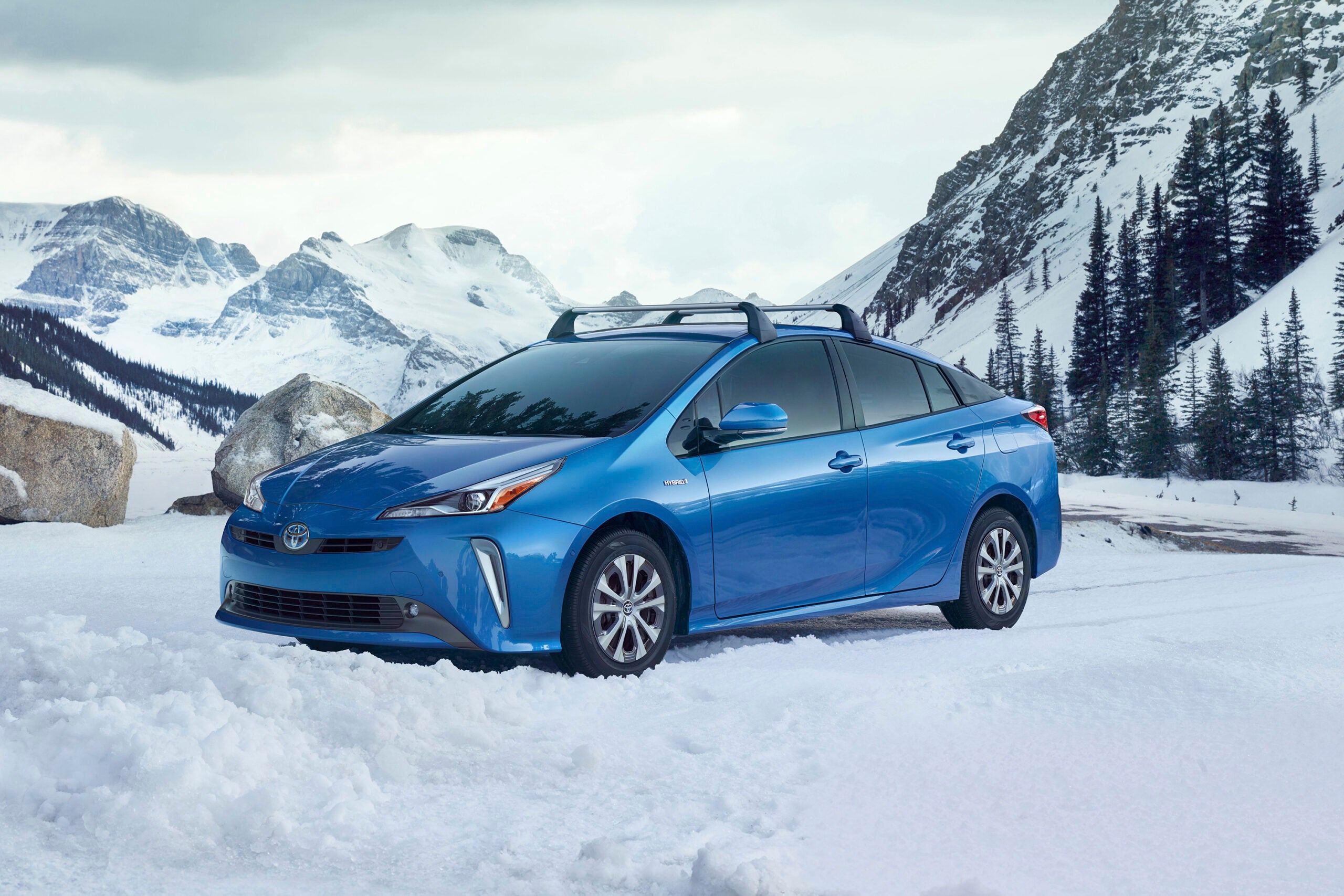 Edmunds Top picks for fuelefficient allwheel drives