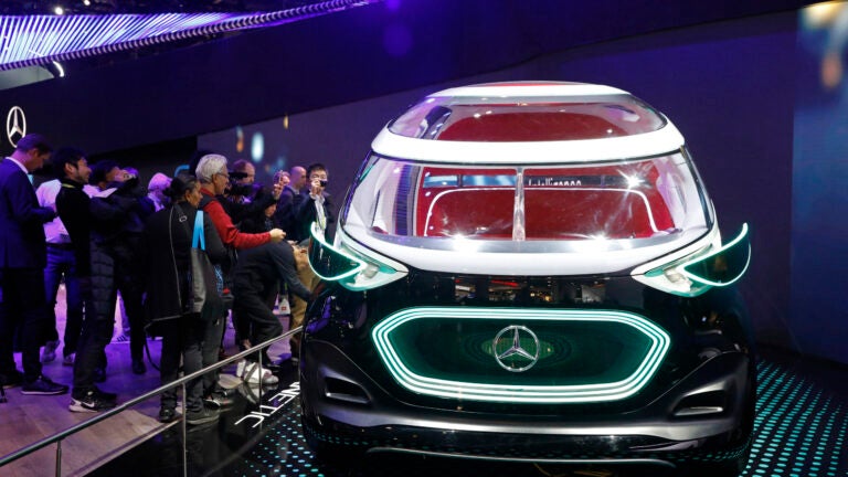 Edmunds Highlights Top Car Tech Trends From CES