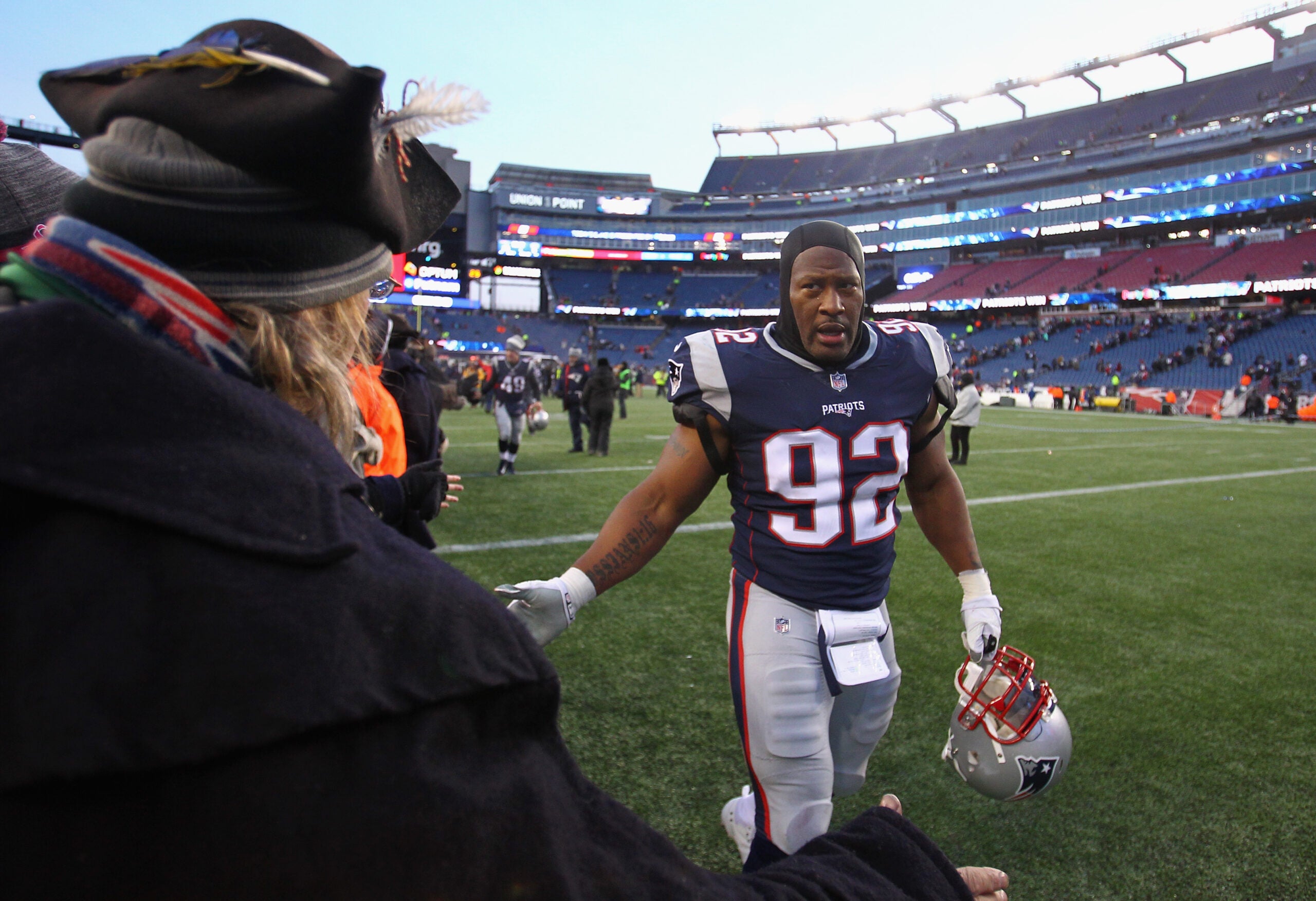 James Harrison announces signing with Patriots with picture of new teammate  Tom Brady - Behind the Steel Curtain