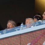 Jon Bon Jovi, Robert Kraft, Jonathan Kraft
