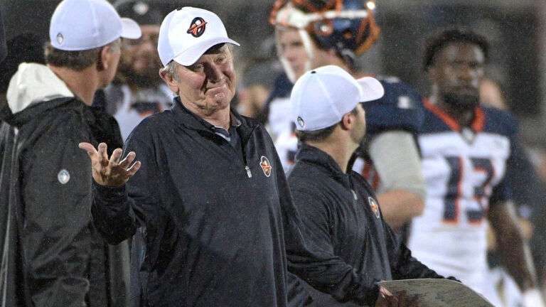 Steve Spurrier wins coaching debut with AAF's Orlando Apollos