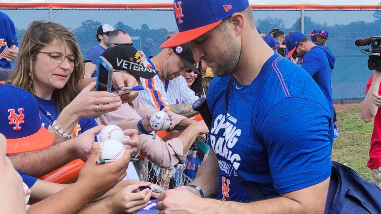 Tim Tebow blasts homer in first day with St. Lucie Mets
