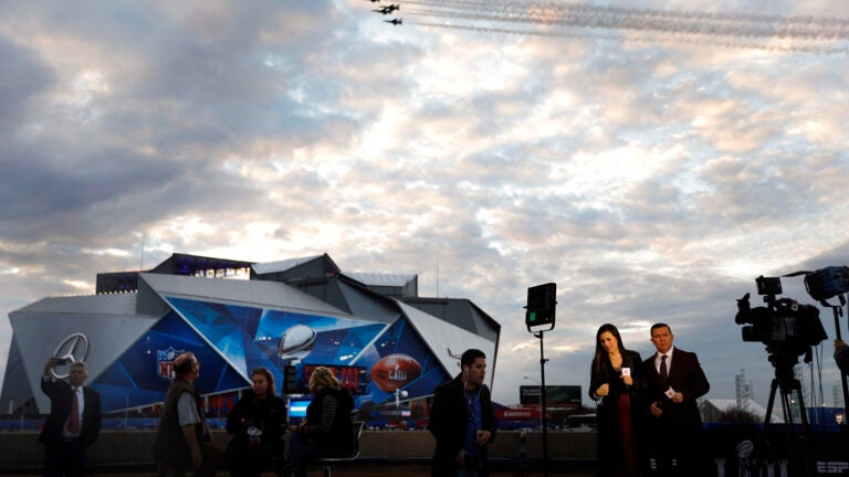 Patriots Rams Super Bowl Football