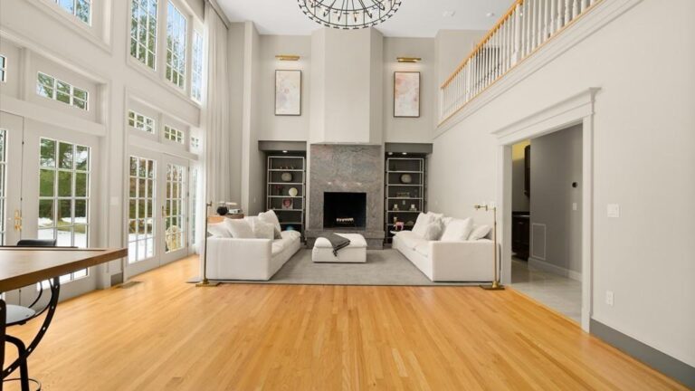 387-Wellesley-Street-Weston